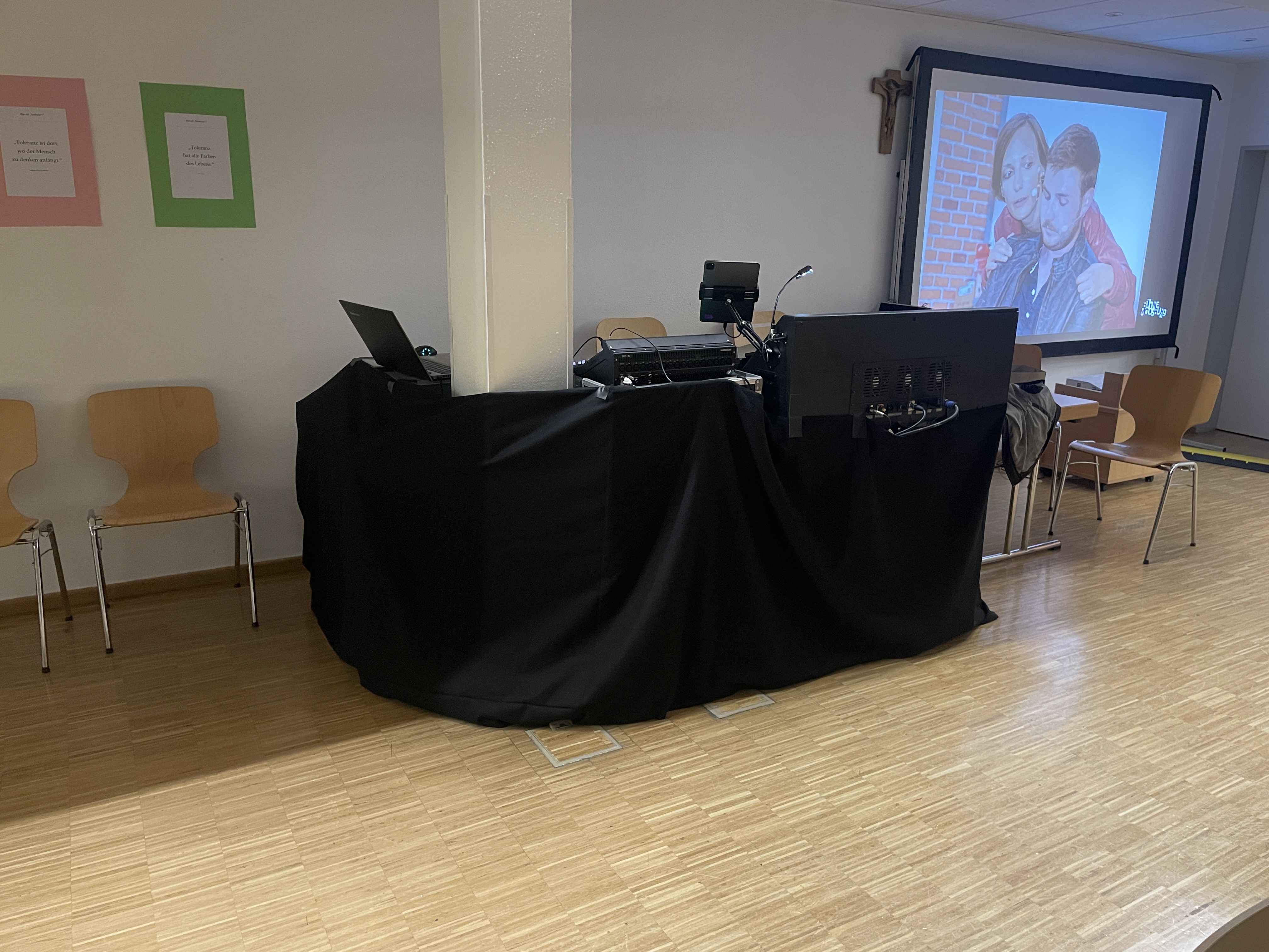 Theateraufführung "Tok Tok", Bild 2 von 2